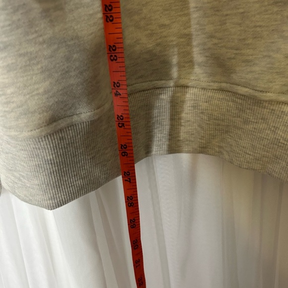 Willo Gray Women's Sweatshirt - Picture 4 of 5